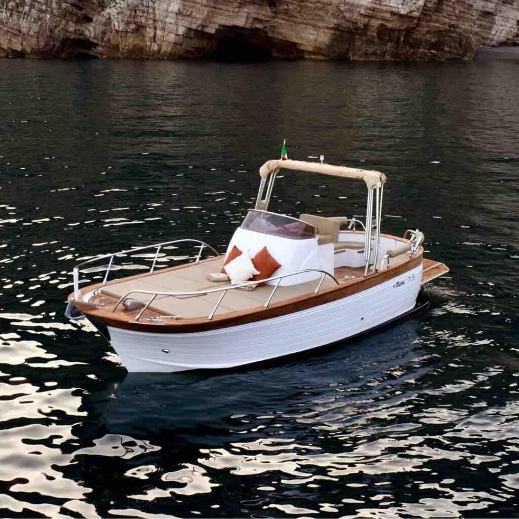 Portofino boat tour on a classic wooden boat - Mimì 7.5